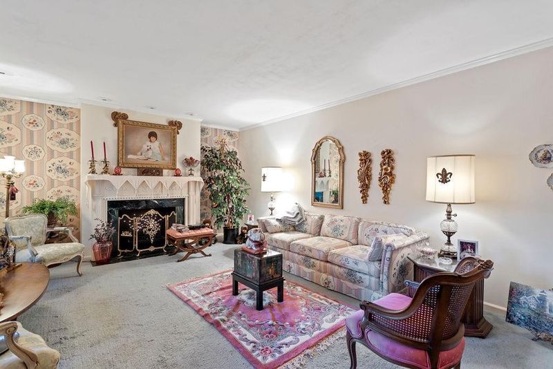 2915 S Fairway Dr, Burlington, NC 27215