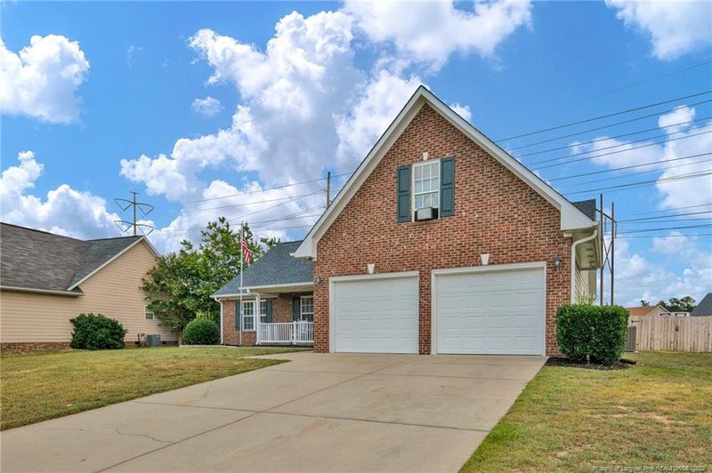 2915 High Plains Dr, Hope Mills, NC 28348