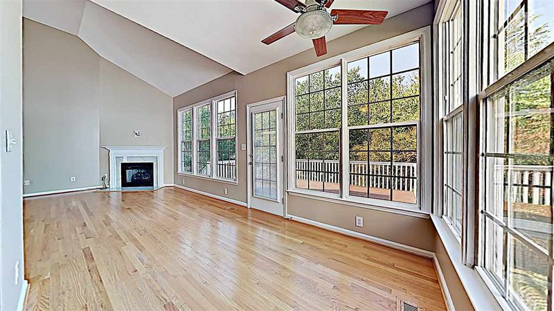 2915 Sedgefield Pines Ln, Raleigh, NC 27604