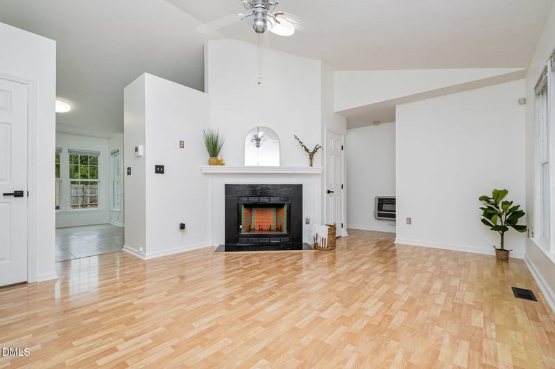 2916 Bannf Ct, Raleigh, NC 27604
