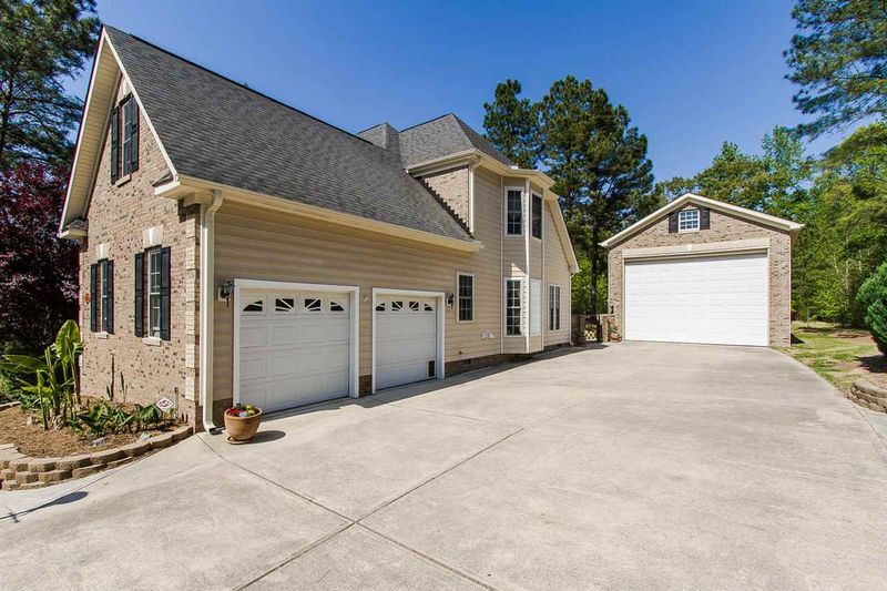 2916 Candlehurst Ln, Raleigh, NC 27616