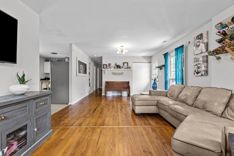 2916 Driftwood Dr, Durham, NC 27707