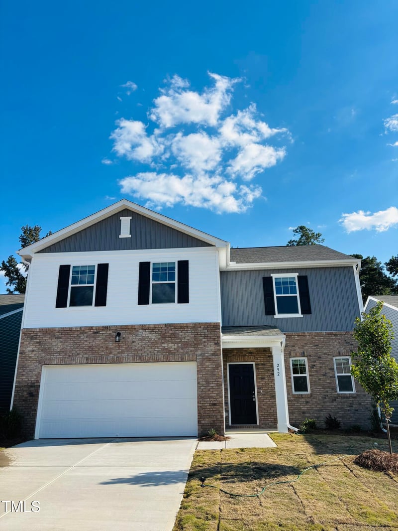 292 Babbling Brook Dr, Clayton, NC 27520