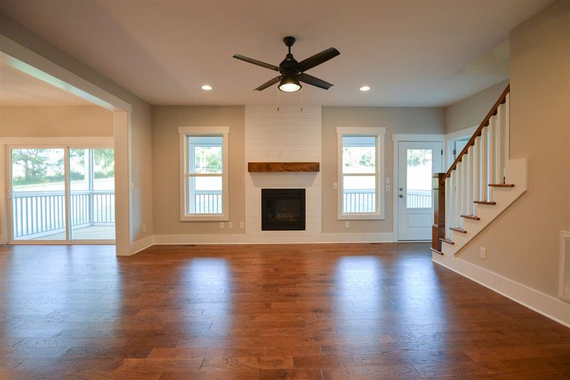 292 Old Hickory Dr, Raleigh, NC 27603