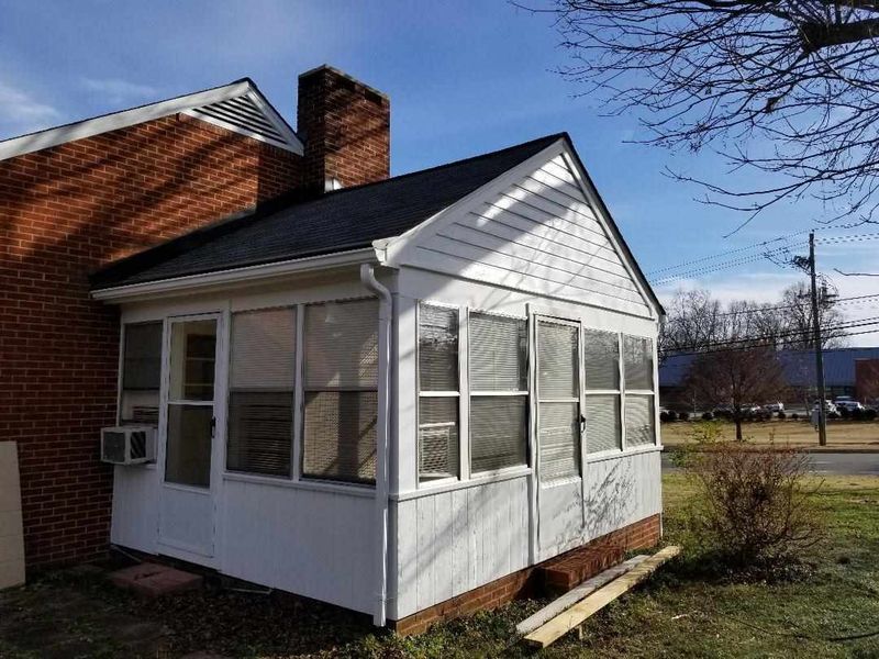 292 West St, Pittsboro, NC 27312