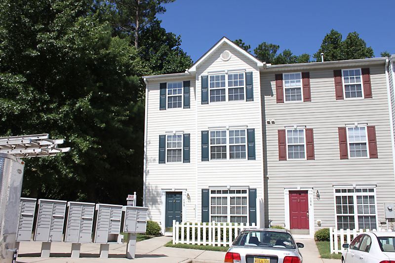 2920 Barrymore St #105, Raleigh, NC 27603