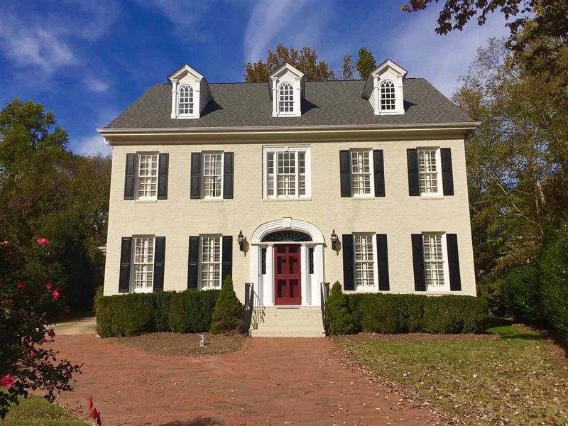 2920 Lake Boone Pl, Raleigh, NC 27608