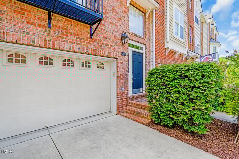 2921 Imperial Oaks Dr, Raleigh, NC 27614