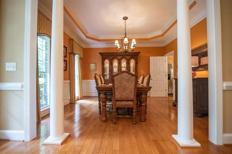 2921 Lauren Oaks Dr, Raleigh, NC 27616