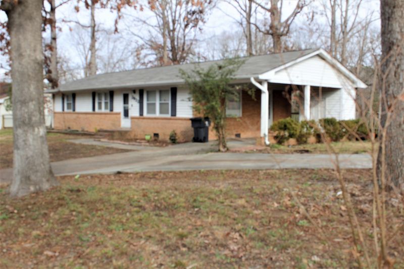 2922 Darrow Rd, Durham, NC 27704