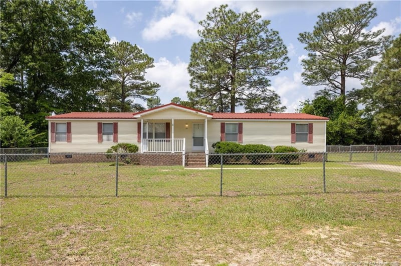 2922 Dothan Dr, Fayetteville, NC 28306