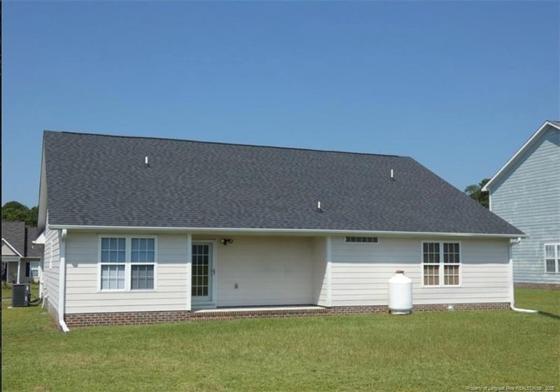 2923 High Plains Dr, Hope Mills, NC 28348