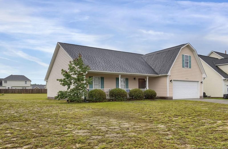 2923 High Plains Dr, Hope Mills, NC 28348