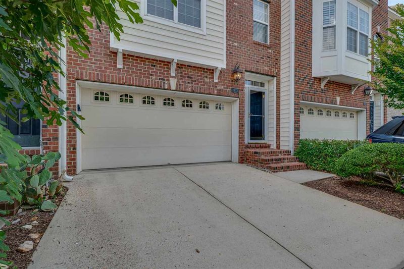 2925 Imperial Oaks Dr, Raleigh, NC 27614
