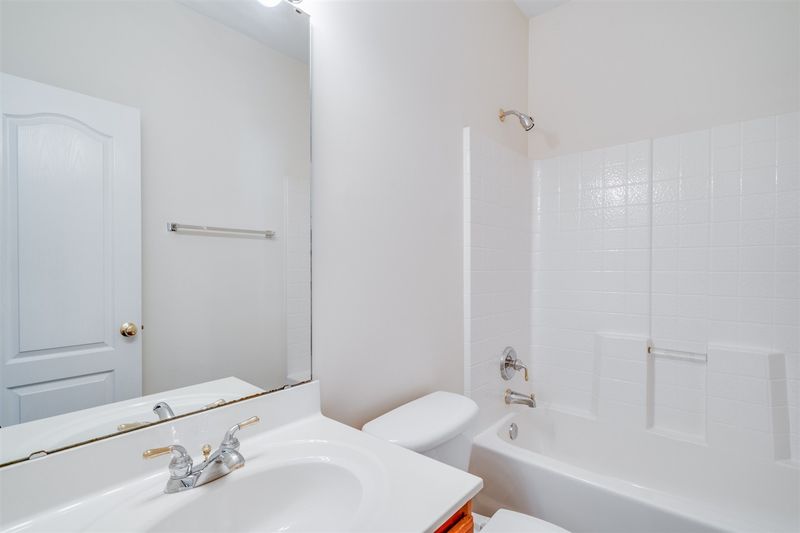 2925 Imperial Oaks Dr, Raleigh, NC 27614
