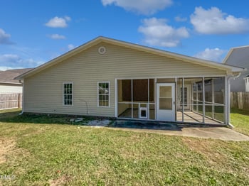 2926 High Plains Dr, Hope Mills, NC 28348