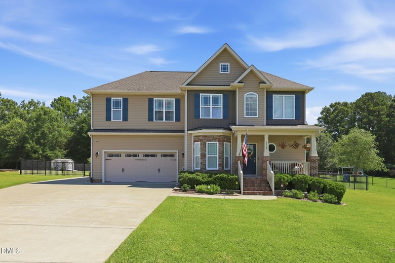 2928 Plantation Glen Dr, Zebulon, NC 27597
