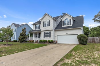 2929 Piney Mountain Dr, Hope Mills, NC 28348