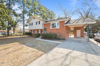 2929 Skycrest Dr, Fayetteville, NC 28304