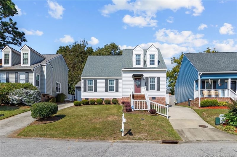 2930 Amelia Dr, Fayetteville, NC 28304