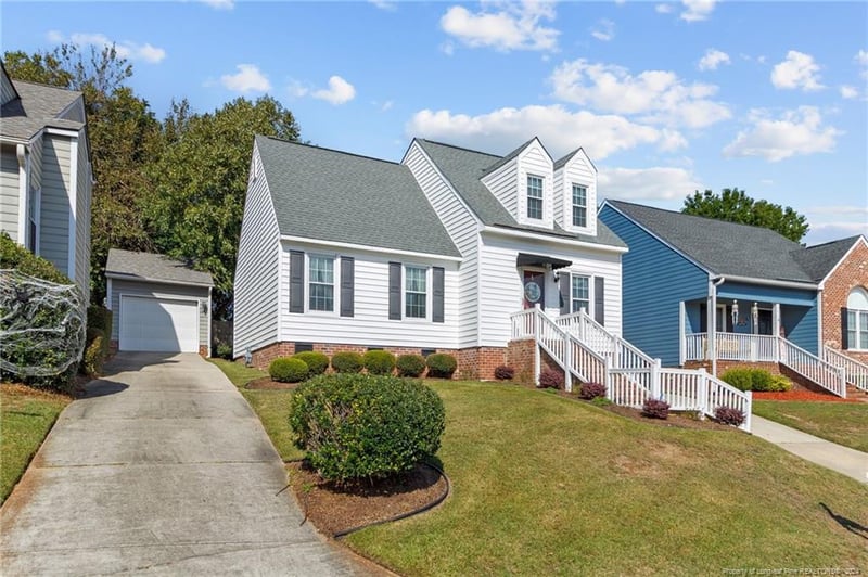 2930 Amelia Dr, Fayetteville, NC 28304