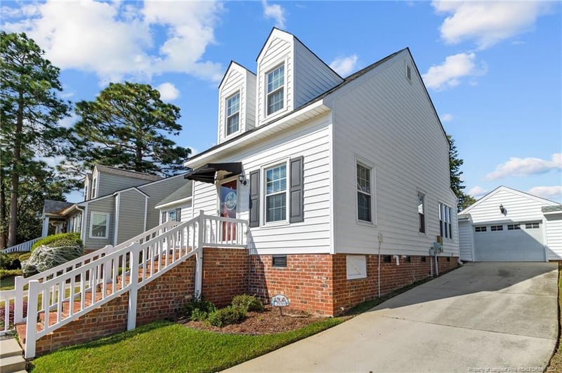 2930 Amelia Dr, Fayetteville, NC 28304