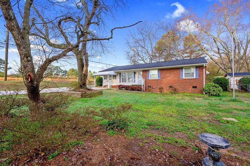 2930 Fairway Dr, Raleigh, NC 27603
