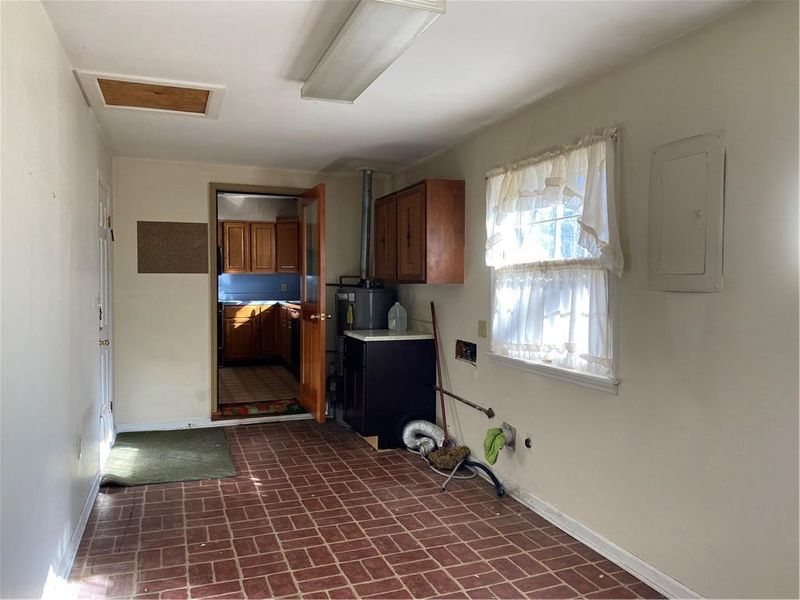 2931 Blanche Dr, Burlington, NC 27215