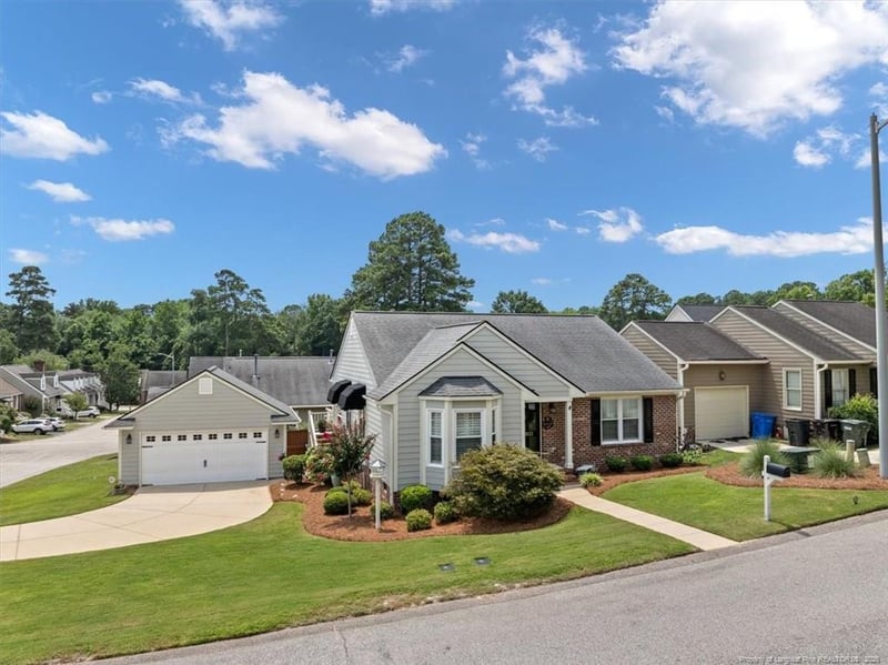 2933 Amelia Dr, Fayetteville, NC 28304