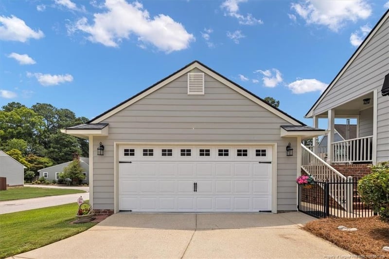 2933 Amelia Dr, Fayetteville, NC 28304