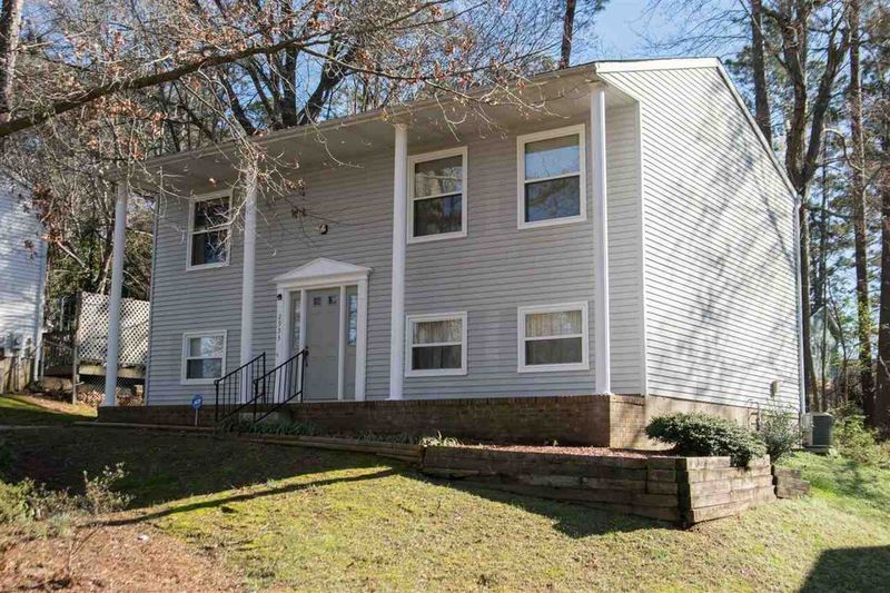 2933 Henslowe Dr, Raleigh, NC 27603
