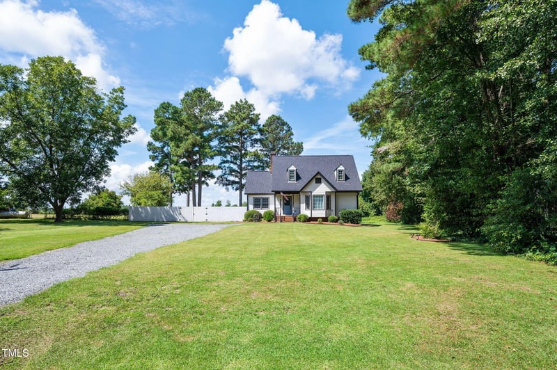 2933 Tram Rd, Fuquay Varina, NC 27526