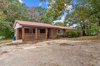 2934 Academy St, Sanford, NC 27332