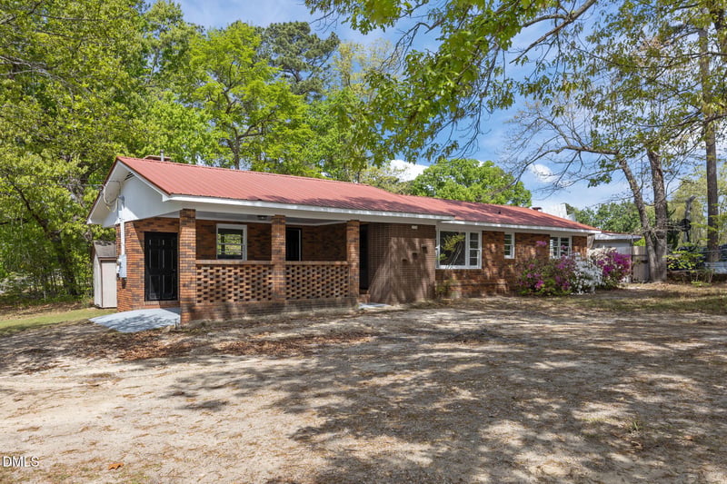 2934 Academy St, Sanford, NC 27332