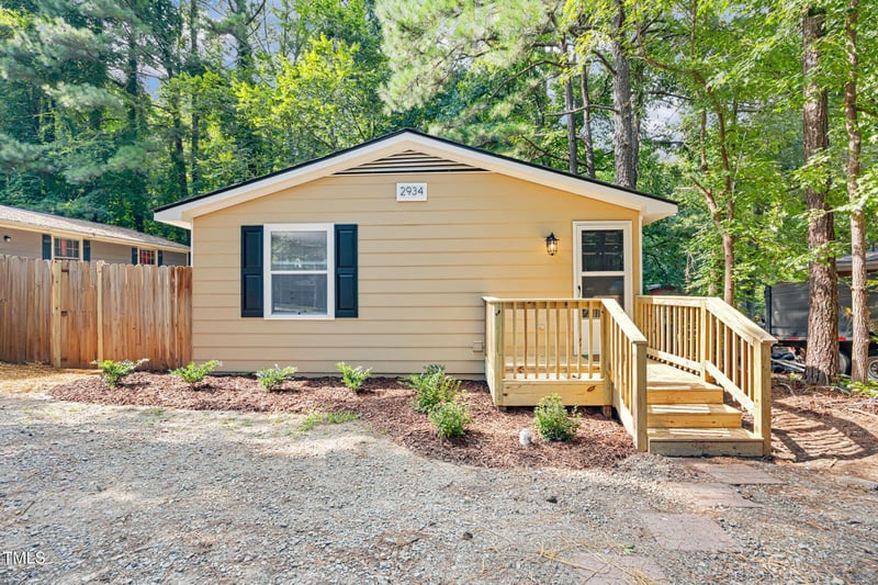 2934 Carolyn Dr, Durham, NC 27703