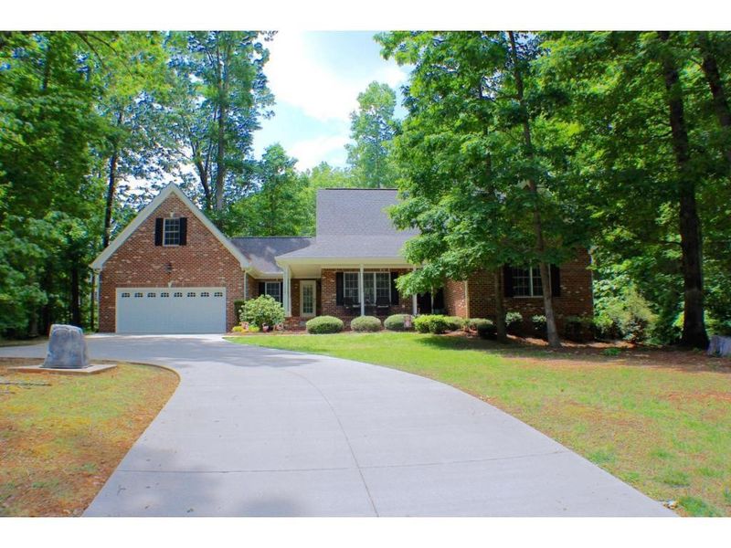 2934 Lowell Dr, Burlington, NC 27217