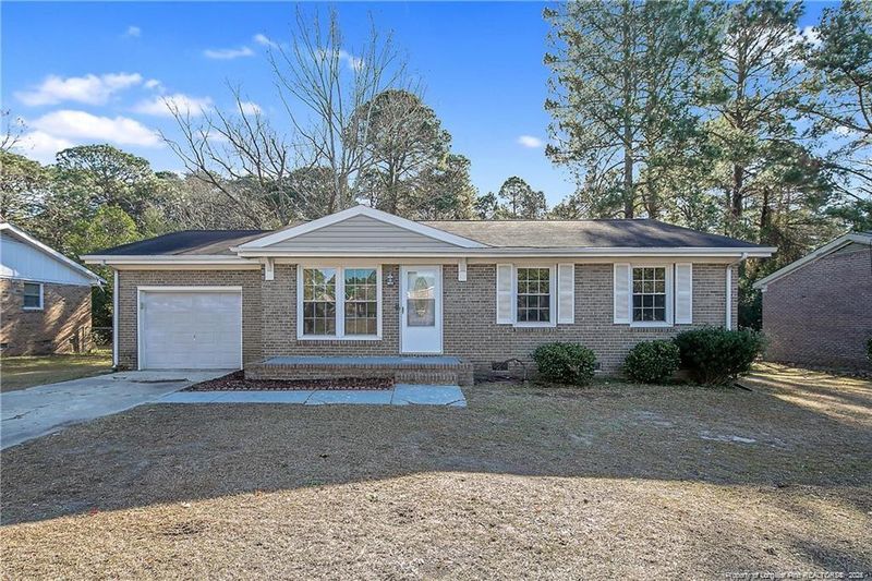 2935 Peacock St, Hope Mills, NC 28348