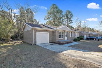 2935 Peacock St, Hope Mills, NC 28348