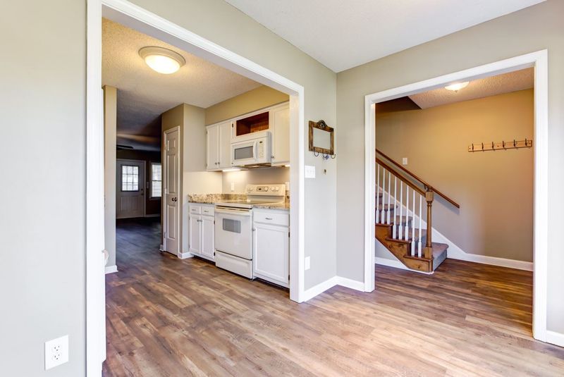 2937 Faversham Pl, Raleigh, NC 27604