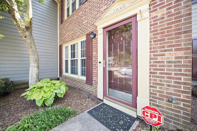 2939 Faversham Pl, Raleigh, NC 27604