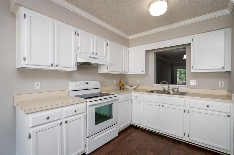 294 Beechtree Dr, Cary, NC 27513
