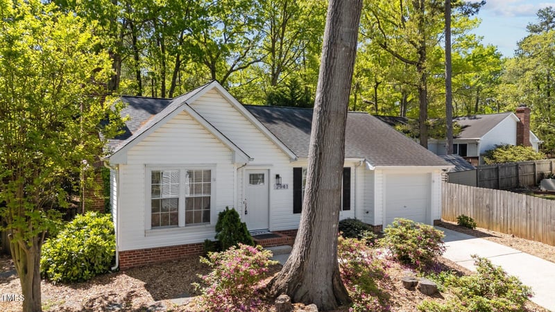 2941 Golden Oak Ct, Raleigh, NC 27603