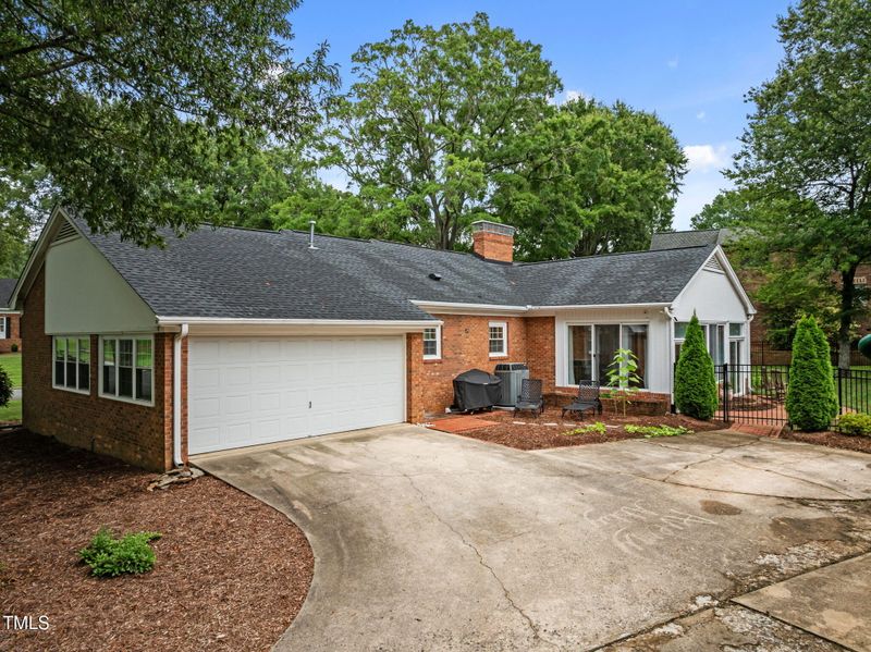 2942 Amherst Ave, Burlington, NC 27215