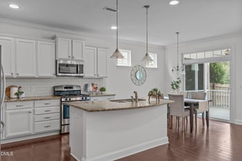 2942 Wilkes Lake Dr, Fuquay Varina, NC 27526