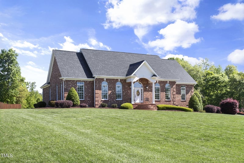 2945 Doris Dr, Burlington, NC 27217