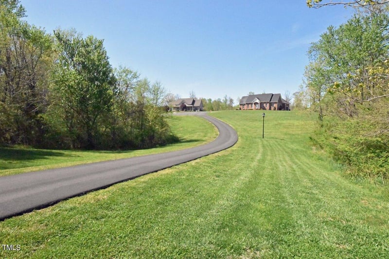 2945 Doris Dr, Burlington, NC 27217