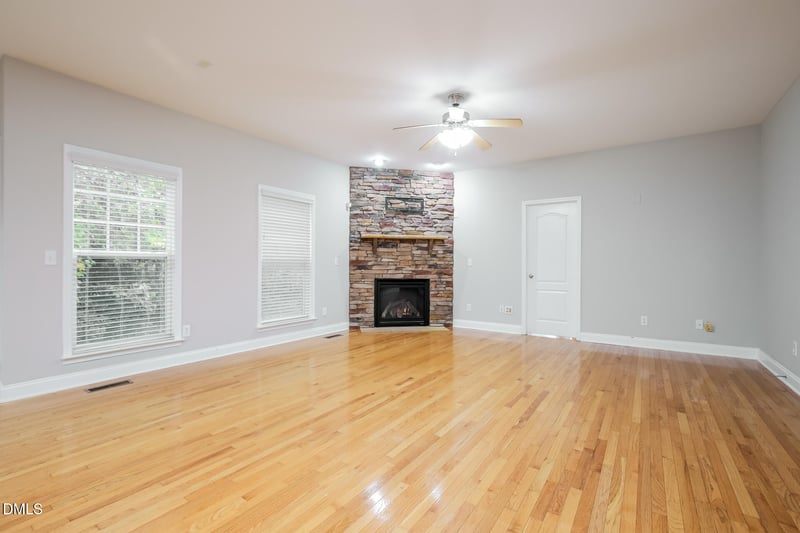 295 Clubhouse Dr, Youngsville, NC 27596