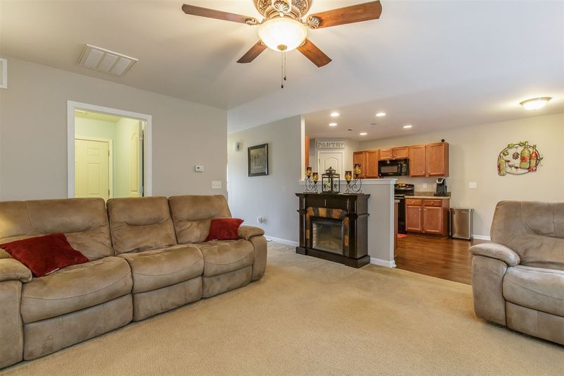 295 Rosemary Dr, Burlington, NC 27215