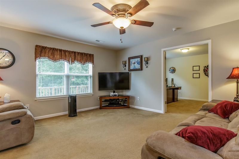 295 Rosemary Dr, Burlington, NC 27215