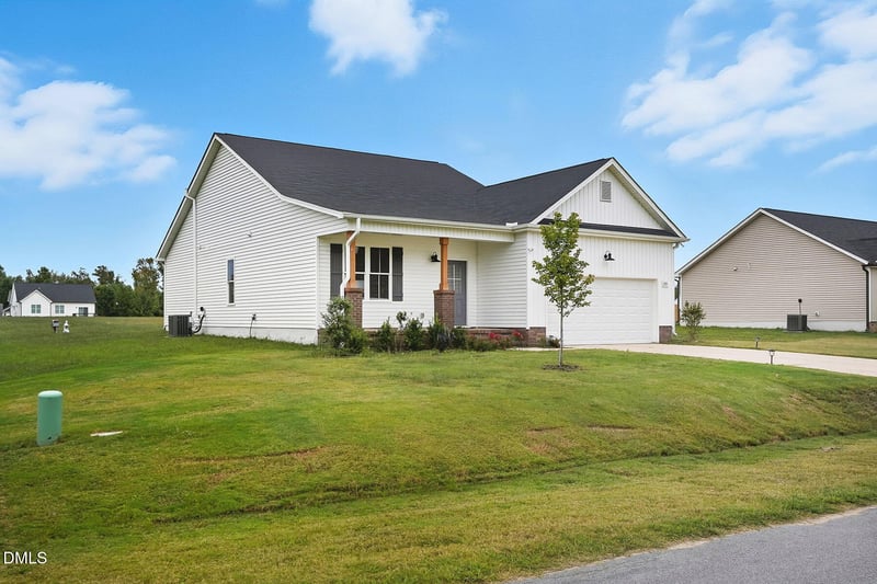 295 Springtooth Dr, Zebulon, NC 27597